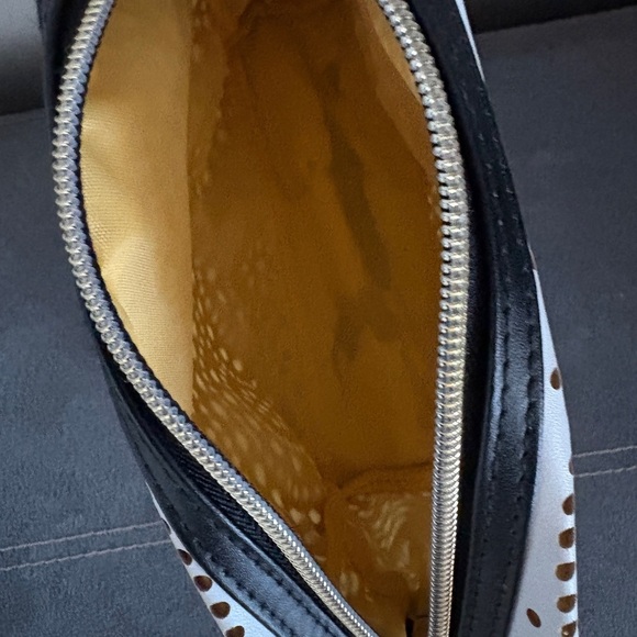 Lot of 2 Cosmetic Bags Renuar Black and Gold Cutout and Black Floral - Picture 4 of 6